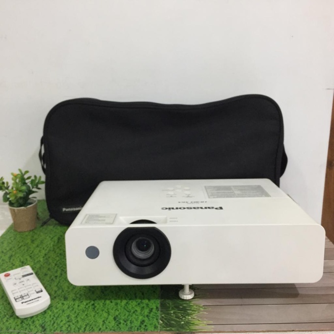 LCD Projector 3300 lumens ( ₹1400 for 10hrs ) - Image 2
